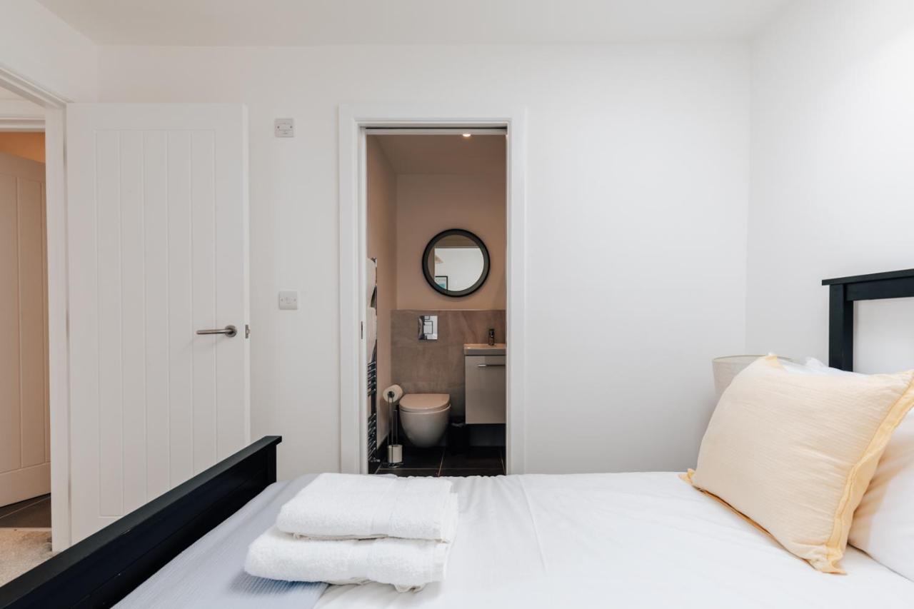 Redland Stay In Bespoke Home 2 Of 2 布里斯托 外观 照片